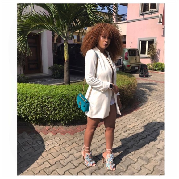 Intricate detail stiletto - Picture 3 of 8